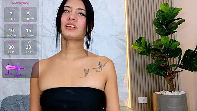 Snapshot of LaurenRodriiguez chatting on June 15, 12:51 pm LaurenRodriiguez online show from June 15, 12:51 pm