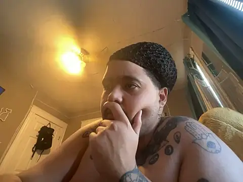 Snapshot of chubbydominican chatting on February 19, 6:43 pm chubbydominican online show from February 19, 6:43 pm