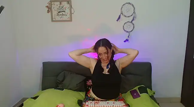 Snapshot of catalinamommyx chatting on March 17, 4:51 am catalinamommyx online show from March 17, 4:51 am