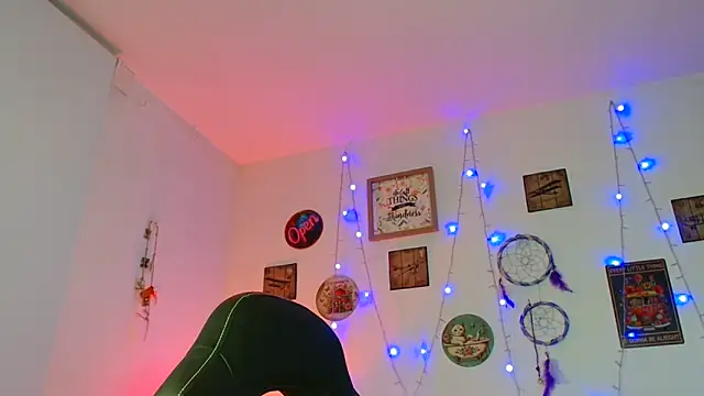 Snapshot of catalinamommyx chatting on October 25, 1:13 am catalinamommyx online show from October 25, 1:13 am