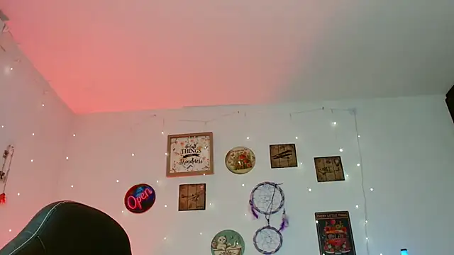 Snapshot of catalinamommyx chatting on November 15, 1:03 am catalinamommyx online show from November 15, 1:03 am