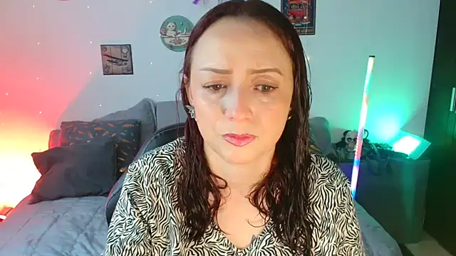 Snapshot of catalinamommyx chatting on November 30, 8:57 pm catalinamommyx online show from November 30, 8:57 pm