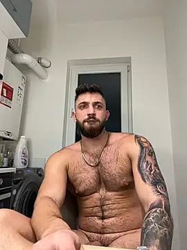 Snapshot of LoveIsBlind_ chatting on December 15, 11:53 pm LoveIsBlind  online show from December 15, 11:53 pm