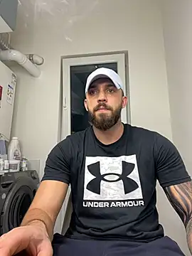 Snapshot of LoveIsBlind_ chatting on December 22, 8:03 pm LoveIsBlind  online show from December 22, 8:03 pm