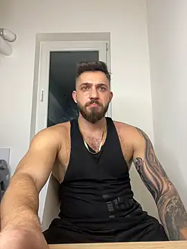 Snapshot of LoveIsBlind_ chatting on December 27, 9:43 pm LoveIsBlind  online show from December 27, 9:43 pm