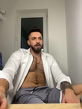 Snapshot of LoveIsBlind_ chatting on January 1, 12:21 am LoveIsBlind  online show from January 1, 12:21 am