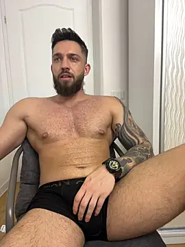 Snapshot of LoveIsBlind_ chatting on September 12, 9:15 pm LoveIsBlind  online show from September 12, 9:15 pm