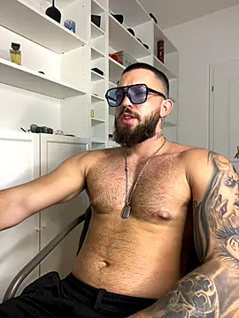 Snapshot of LoveIsBlind_ chatting on September 23, 6:00 pm LoveIsBlind  online show from September 23, 6:00 pm