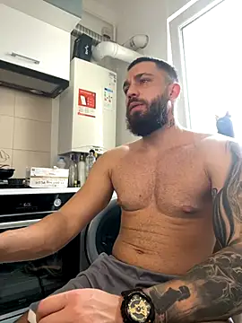 Snapshot of LoveIsBlind_ chatting on October 9, 8:23 am LoveIsBlind  online show from October 9, 8:23 am