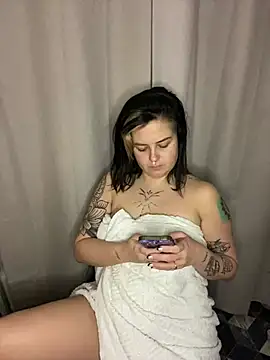 NaomiSquirts online show from December 9, 11:03 pm