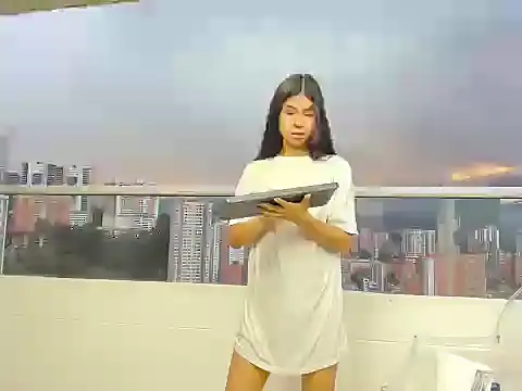 Snapshot of _violetadulce chatting on December 6, 10:30 pm  violetadulce online show from December 6, 10:30 pm