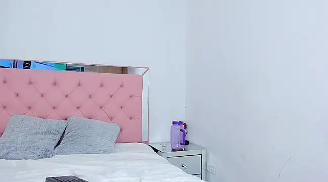 Snapshot of _violetadulce chatting on March 22, 12:17 am  violetadulce online show from March 22, 12:17 am