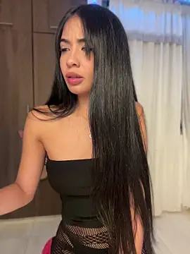 lina pink online show from July 27, 9:55 pm