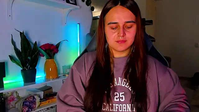 evy orange1 online show from March 31, 12:12 am