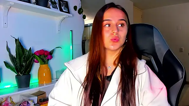 evy orange1 online show from April 1, 12:00 am