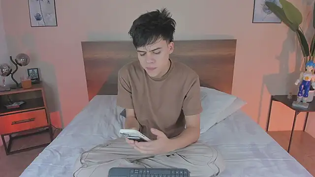 justinbiler online show from September 13, 12:27 pm