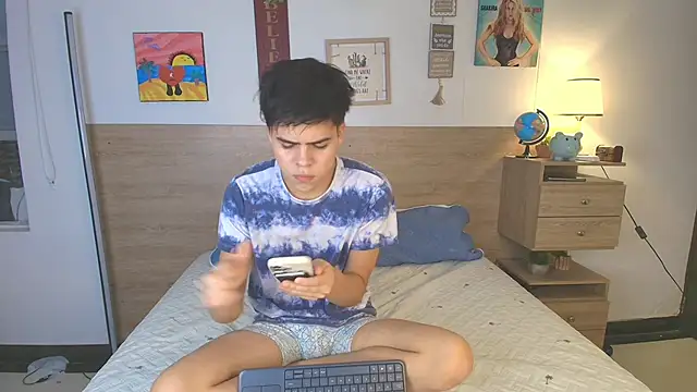 justinbiler online show from September 25, 1:15 pm