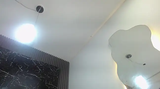 Snapshot of NalaRoy chatting on January 4, 9:00 am NalaRoy online show from January 4, 9:00 am