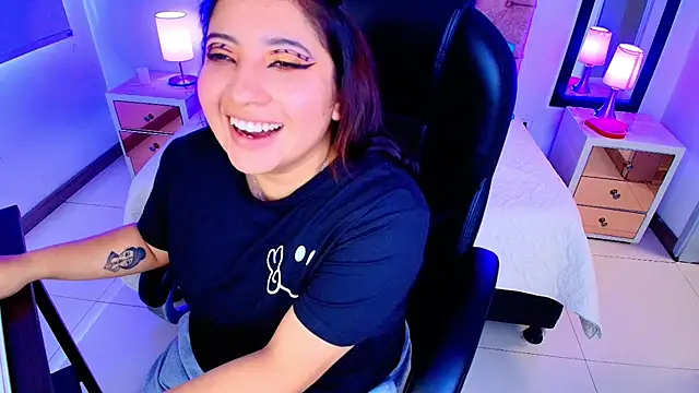 Snapshot of Emma_monserrat chatting on November 14, 7:34 pm Emma monserrat online show from November 14, 7:34 pm