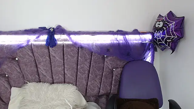 Snapshot of Penelope_Fox14 chatting on October 21, 12:39 pm Penelope Fox14 online show from October 21, 12:39 pm