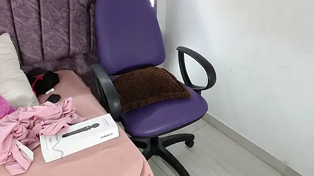 Snapshot of Penelope_Fox14 chatting on November 5, 12:27 pm Penelope Fox14 online show from November 5, 12:27 pm