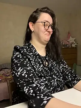 Snapshot of hungry1bunny chatting on November 1, 9:28 pm hungry1bunny online show from November 1, 9:28 pm