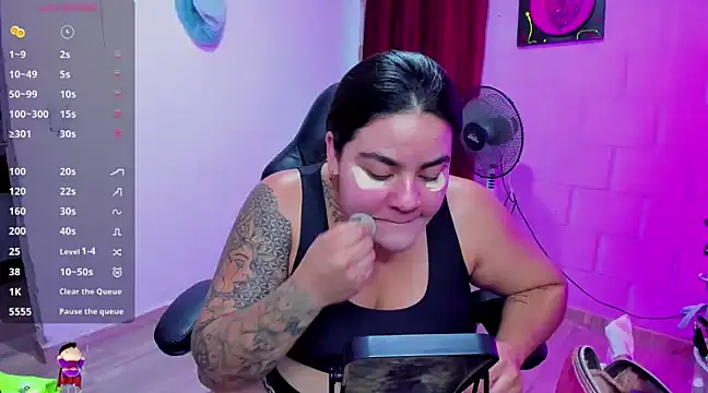 Sharon hils online show from December 20, 8:23 pm