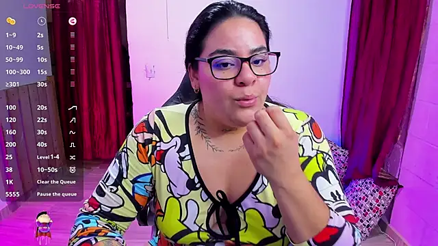 Sharon hils online show from December 26, 4:04 pm