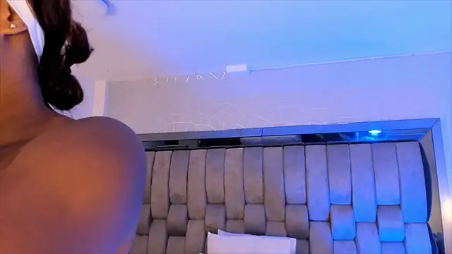 ChaynnaCooper online show from March 15, 12:34 pm