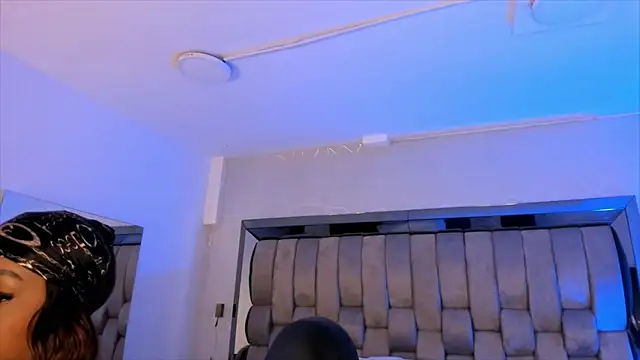 ChaynnaCooper online show from March 20, 12:11 pm