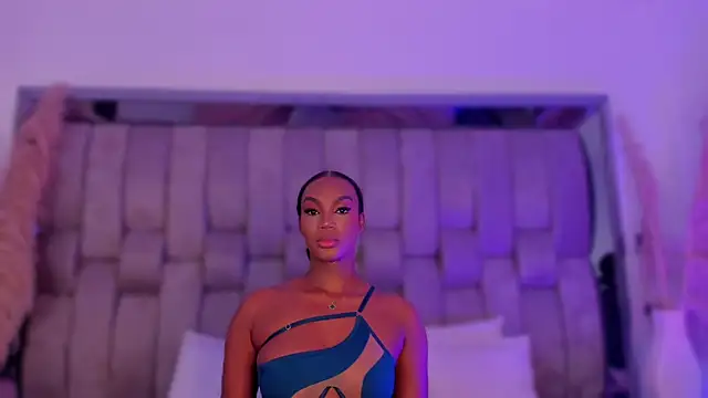 ChaynnaCooper online show from February 3, 7:24 am