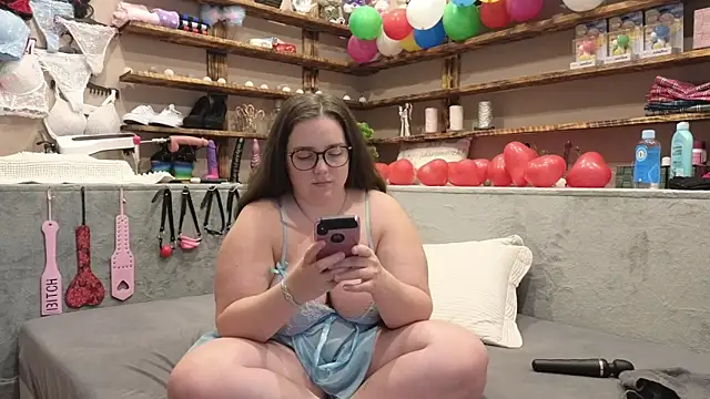 Snapshot of Kimberly-Caprice chatting on March 11, 11:12 am Kimberly-Caprice online show from March 11, 11:12 am