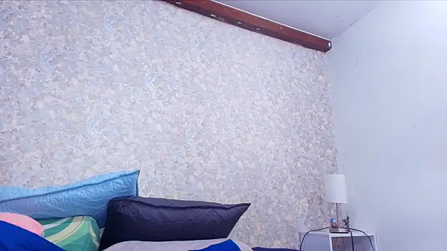 Snapshot of nicol_f chatting on November 28, 3:09 am nicol f online show from November 28, 3:09 am