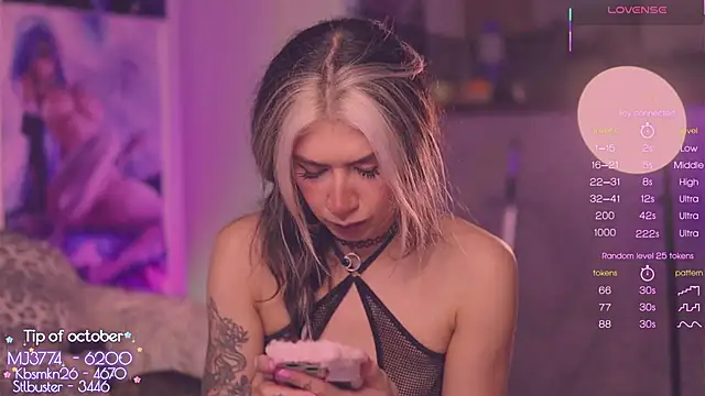 Snapshot of Virtual_Wafu chatting on October 18, 12:39 pm Virtual Wafu online show from October 18, 12:39 pm