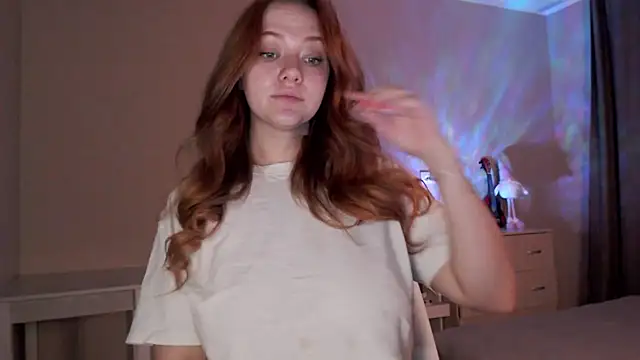 Snapshot of SarahSweetie chatting on December 25, 3:38 pm SarahSweetie online show from December 25, 3:38 pm