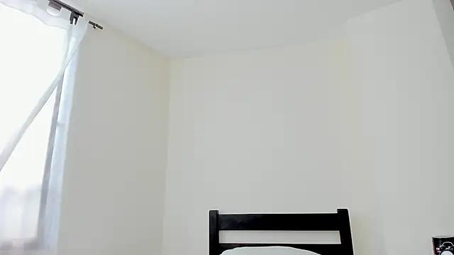 Snapshot of evely_coelloo chatting on December 30, 8:04 pm evely coelloo online show from December 30, 8:04 pm