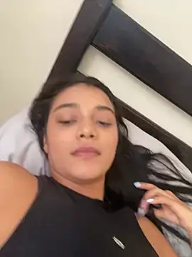 Snapshot of evely_coelloo chatting on February 14, 10:25 pm evely coelloo online show from February 14, 10:25 pm