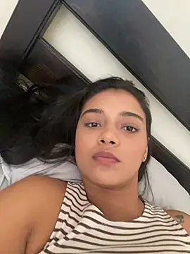 Snapshot of evely_coelloo chatting on March 13, 10:21 pm evely coelloo online show from March 13, 10:21 pm