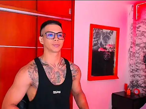 Aaron Toy online show from January 5, 8:12 pm