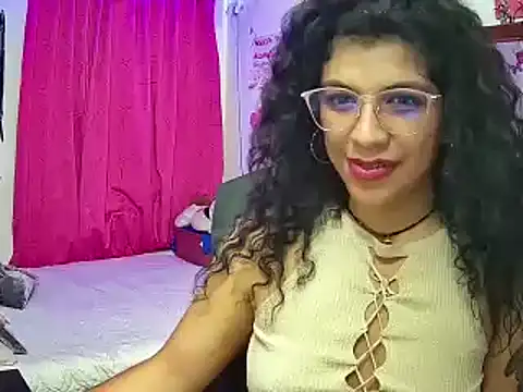 Snapshot of NicollWilliams_420 chatting on September 17, 5:31 am NicollWilliams 420 online show from September 17, 5:31 am