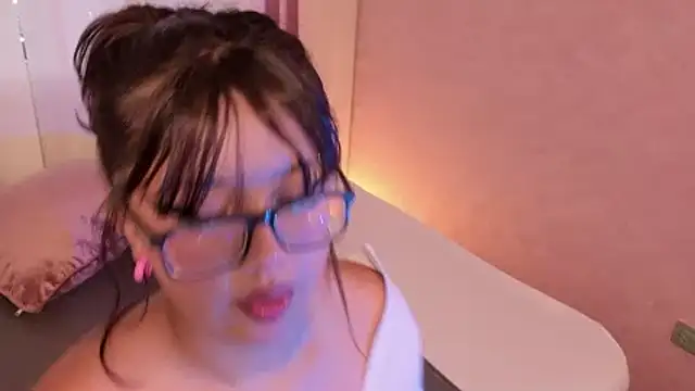 missy taylor  online show from September 18, 8:33 pm