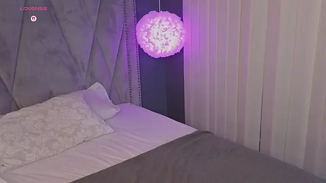 missy taylor  online show from October 15, 8:20 pm