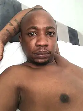 Snapshot of TheeRealShow chatting on March 10, 8:26 am TheeRealShow online show from March 10, 8:26 am