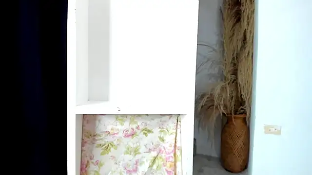 misshiccups online show from December 28, 4:51 am