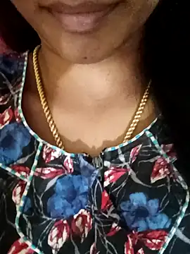 Snapshot of Ambika01 chatting on January 7, 4:39 am Ambika01 online show from January 7, 4:39 am