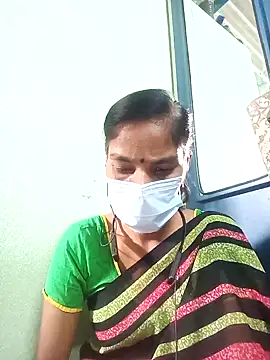 Snapshot of anusiya01 chatting on January 23, 5:24 am anusiya01 online show from January 23, 5:24 am