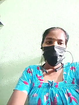 Snapshot of anusiya01 chatting on February 18, 3:21 am anusiya01 online show from February 18, 3:21 am