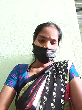 Snapshot of anusiya01 chatting on February 19, 3:28 am anusiya01 online show from February 19, 3:28 am