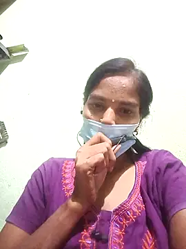 Snapshot of anusiya01 chatting on November 17, 4:57 pm anusiya01 online show from November 17, 4:57 pm