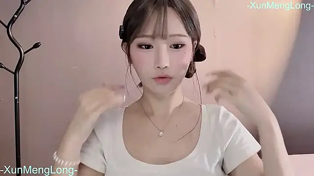 -XunMengLong- online show from April 12, 6:13 pm